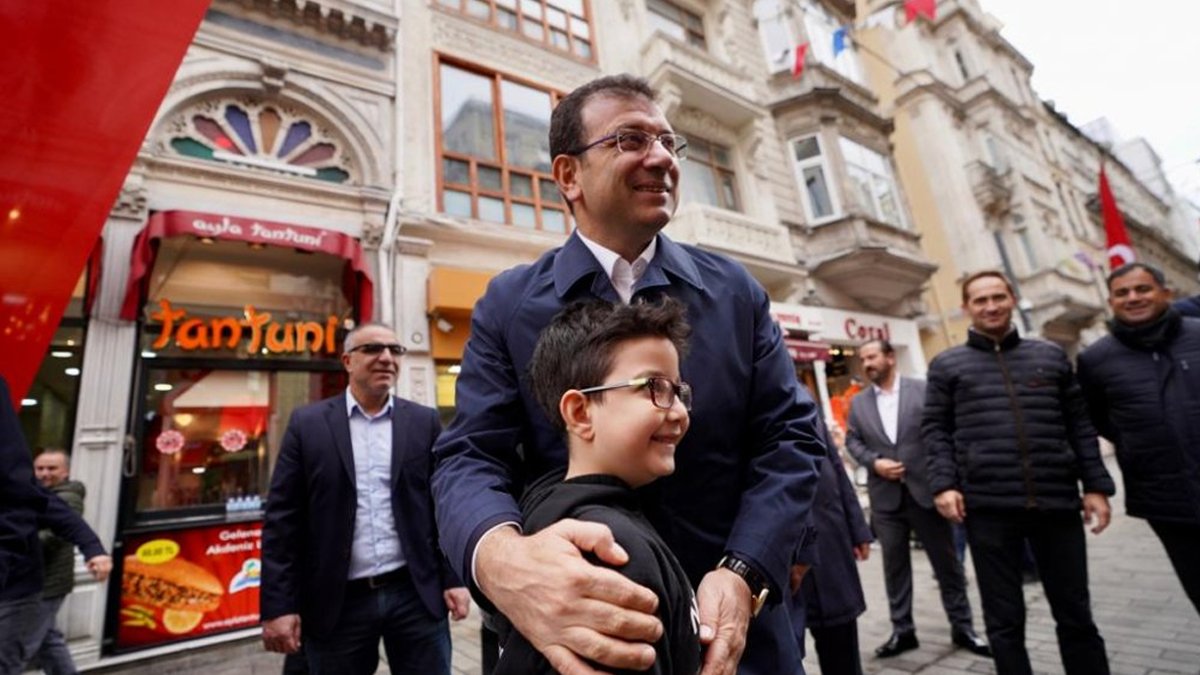 İmamoğlu İstiklal Caddesi'ndeki esnafı ziyaret etti