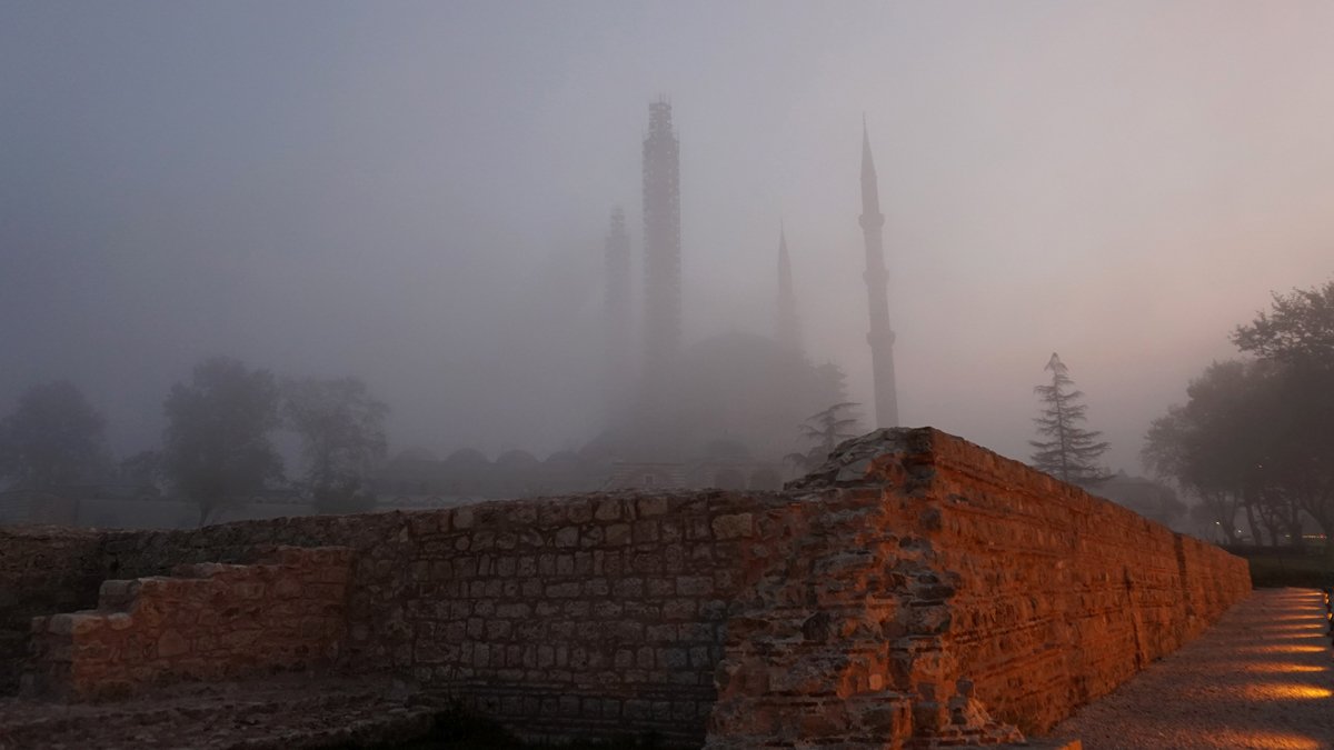 Edirne sise teslim: Selimiye Camisi yine kayboldu