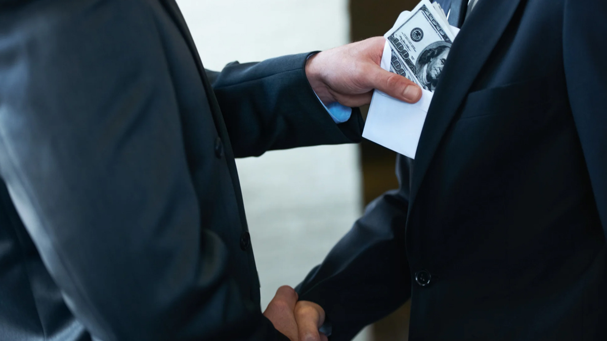 Resmi Gazete'de yayımlandı: Devletin üst yöneticilerine 'yolsuzluk' takibi