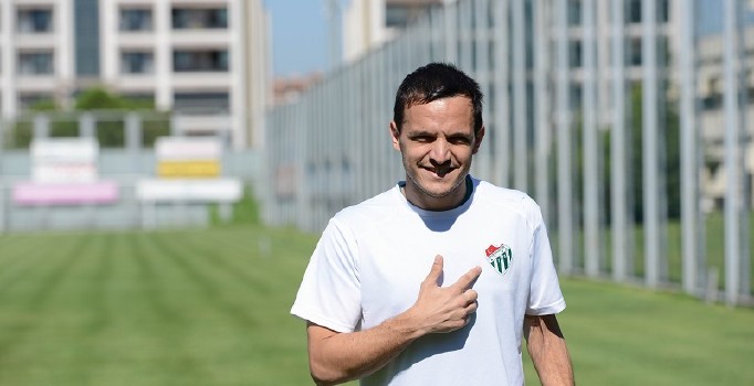 Bursaspor'da yeni kaptan Pablo Martin Batalla