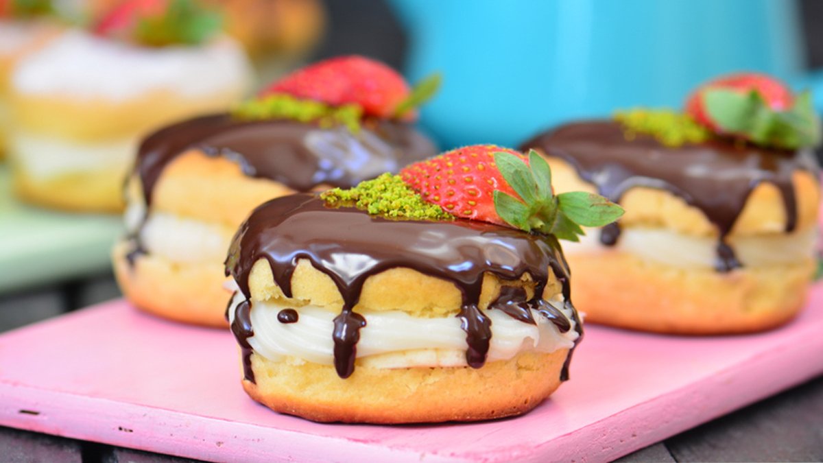 Tarifi okuyanların bile ağzının suyu akıyor! Misafirlerinize Alman pastası yapın bir yiyen 'daha yok mu?' desin