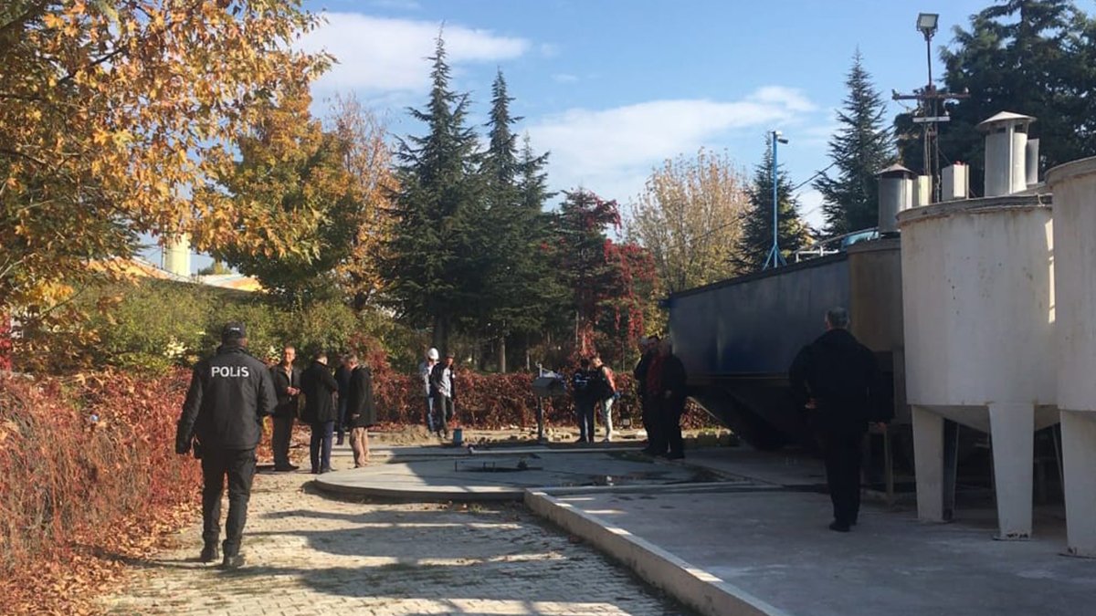 Yağ fabrikası kuyusuna tadilat için inen işçiler zehirlendi: 1 ölü, 5 yaralı