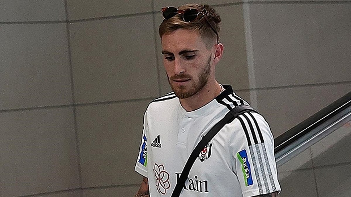 Beşiktaş beklediği performansı göstermeyen futbolcu ile yollarını ayırdı