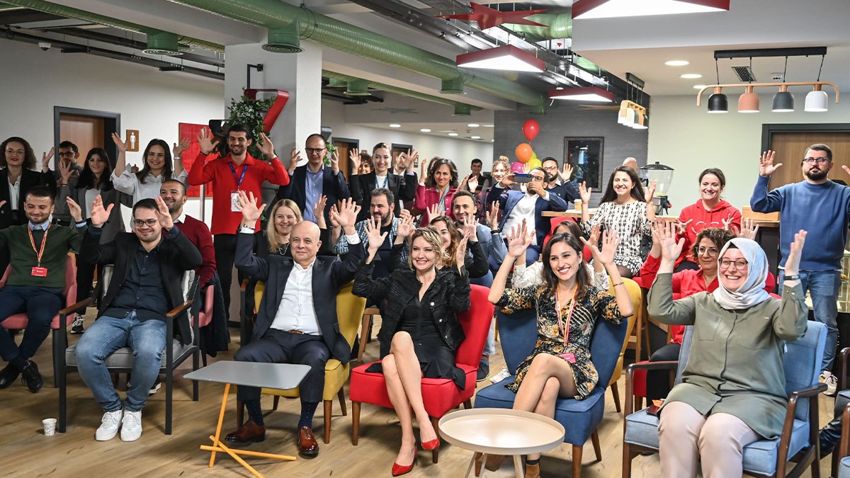 Yıldız Holding “Mutlu Et Mutlu Ol Günü”nü ‘Çeşitlilik, Fırsat Eşitliği ve Sanat’  temalarıyla kutladı