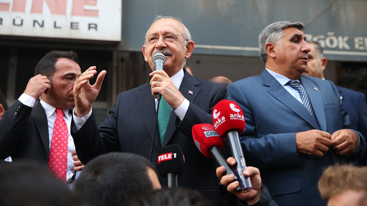 Suriyeli mülteciler Kılıçdaroğlu'yla görüştü: Bizi otobüslere koyup gönderecek misiniz?