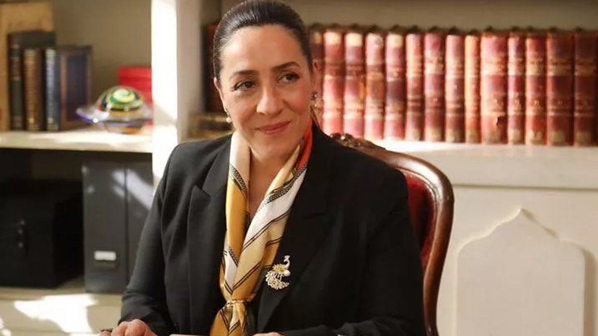 Binnur Kaya'dan acı haber geldi! Hayranları üzüntüye boğuldu