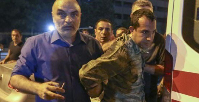 Darbeci Binbaşı Çelikel teslim oldu - Son dakika haberleri