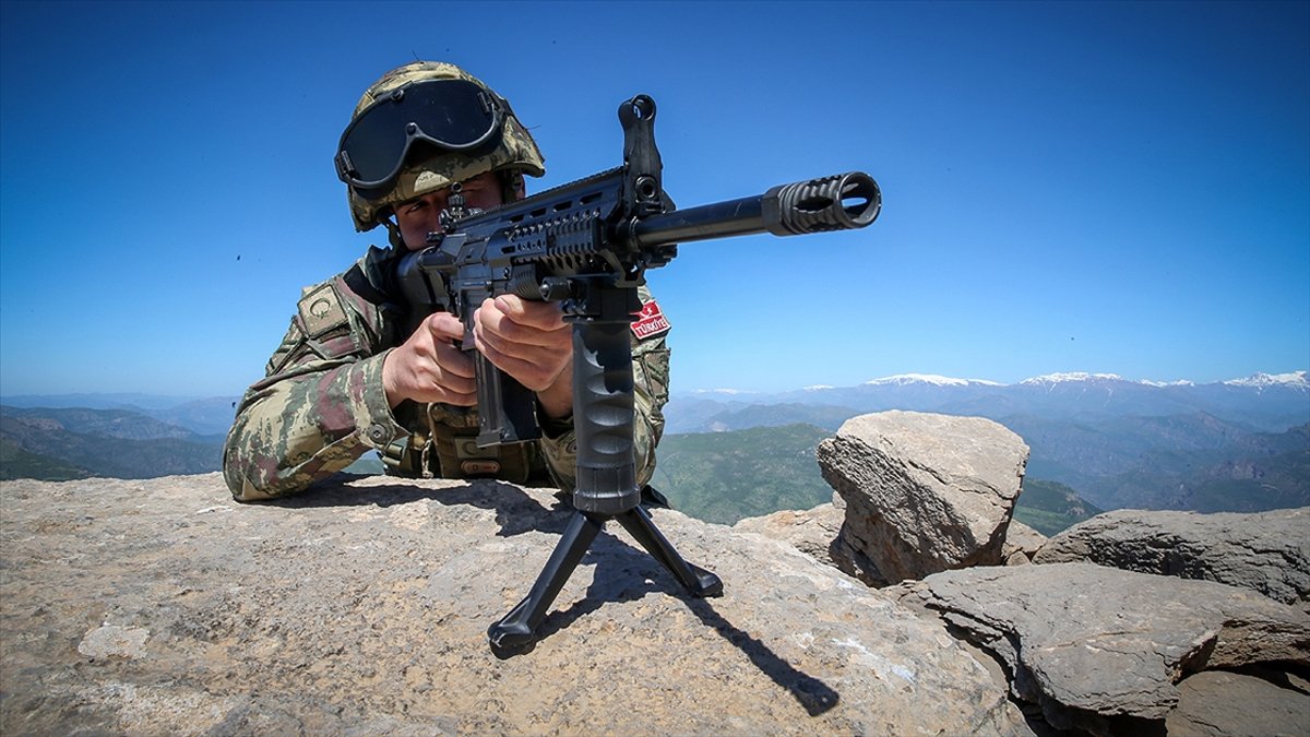 PKK'lı terörist ikna sonucu teslim oldu