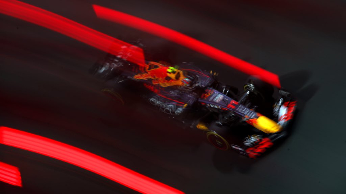 2022 Formula 1 sezonunun son yarışında pole pozisyonunu Max Verstappen aldı!