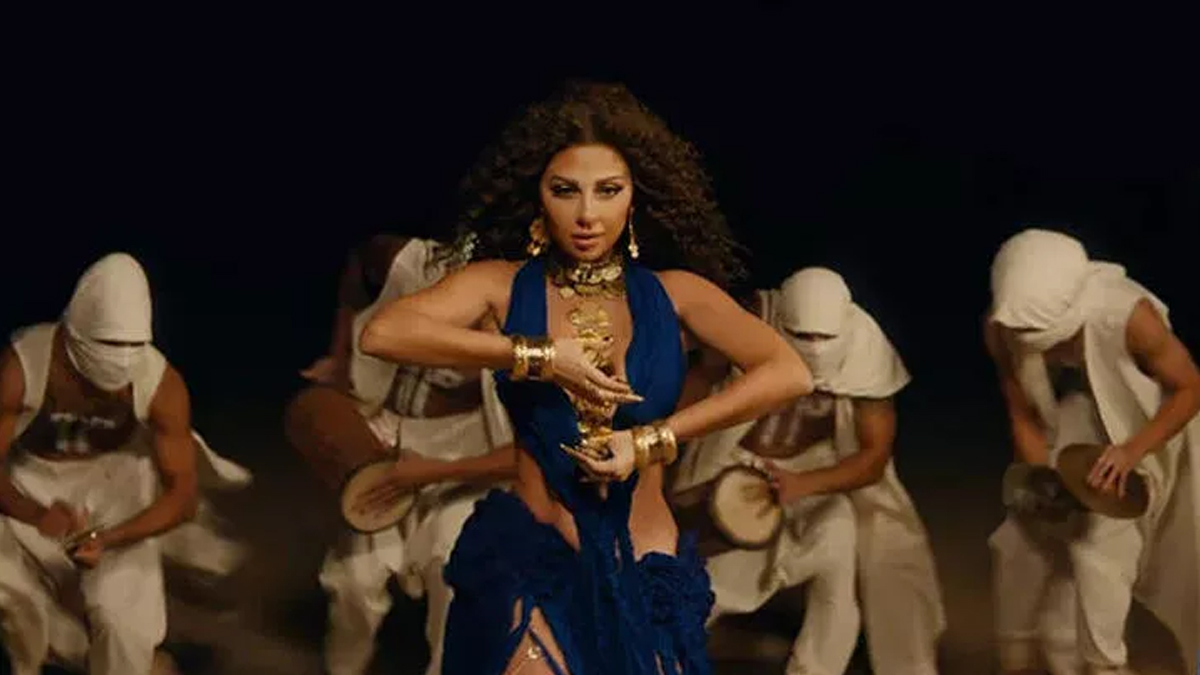 FIFA'dan Katar'da düzenlenecek Dünya Kupası'na 'dansözlü' şarkı! Sosyal medyada alay konusu oldu: 'Dünyayı TikTok'a çevirdiniz'