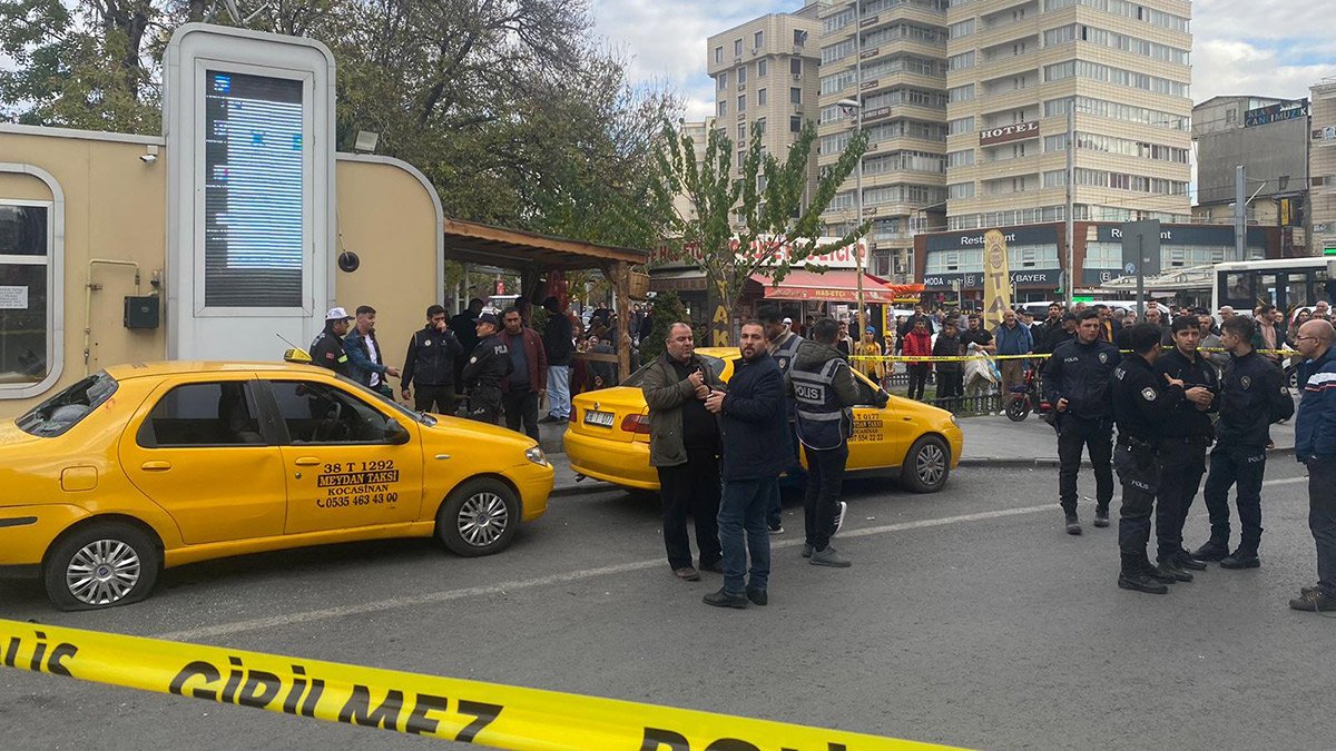 Kavgada husumetlisi yerine babası ve kardeşini vurdu