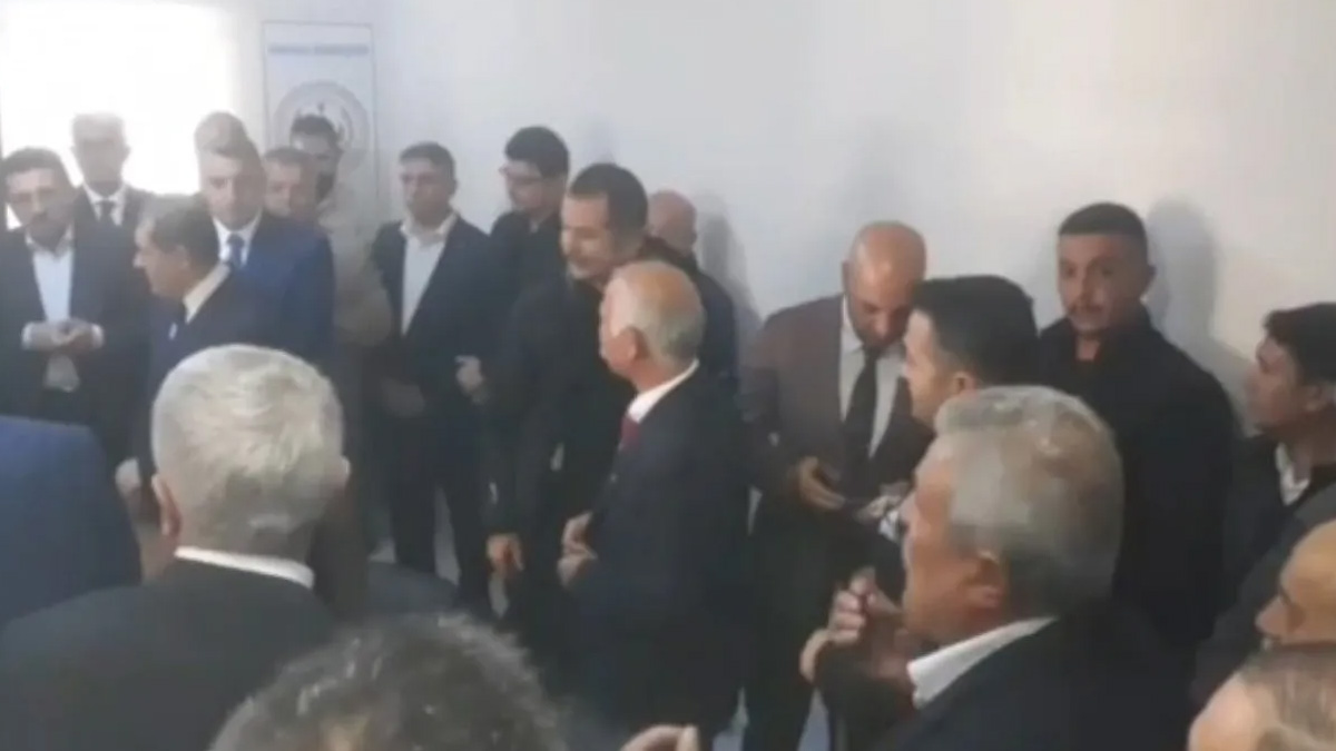 Bakan Kirişçi yardım isteyen vatandaşı tersledi: Daha adını söyleyemiyorsun