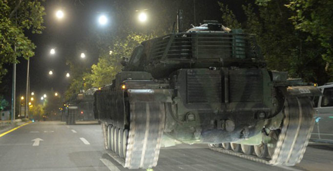 İstanbul'da Çengelköy Karakolu ve Topkule Kışlası'nda çatışma - Son dakika haberleri