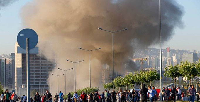 Ankara'da uçaklardan bombalı saldırı: Dumanlar yükseliyor - Son dakika haberleri