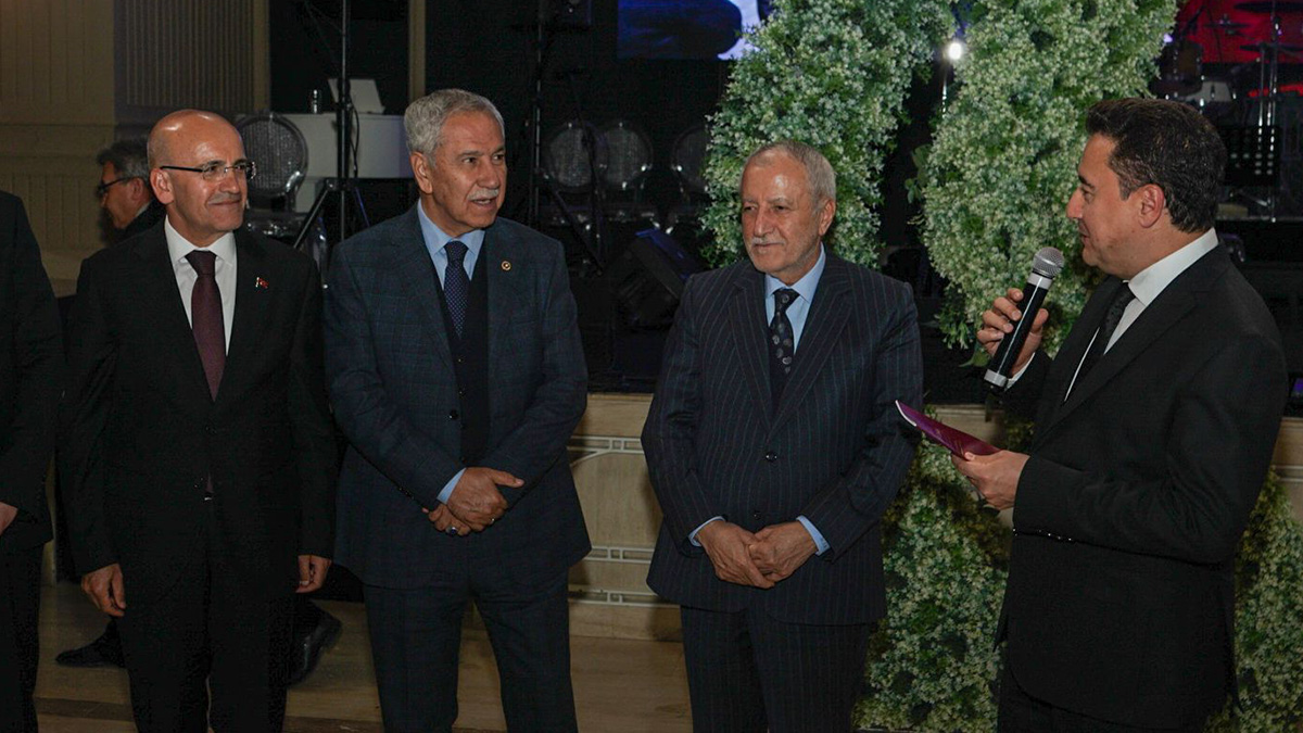 DEVA ve AK Partililer düğünde buluştu