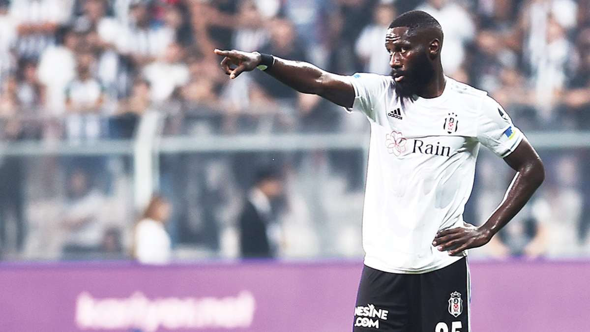 Kartal sol  beki yeniliyor