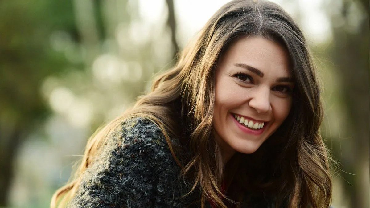 Aslı Enver bebek bekliyor: İddialı projeye veda etti