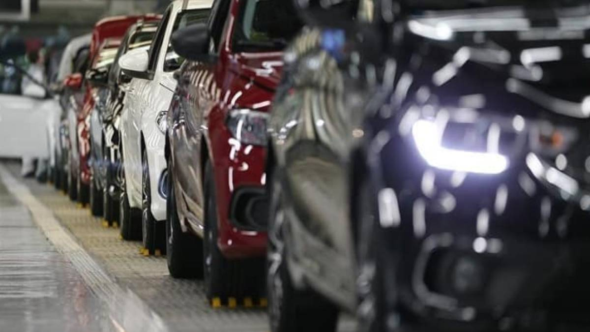 Otomotiv sektörü böyle indirim görmedi! Sıfır araba alacaklar dikkat en az 100 bin lira indirim: İşte şoke eden yeni fiyatlar