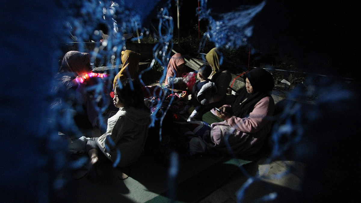 Endonezya'da depremin acı bilançosu: Ölü sayısı her geçen saat artıyor