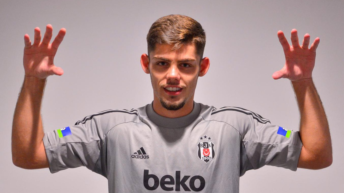 Montero ‘Gümrük’ yolcusu