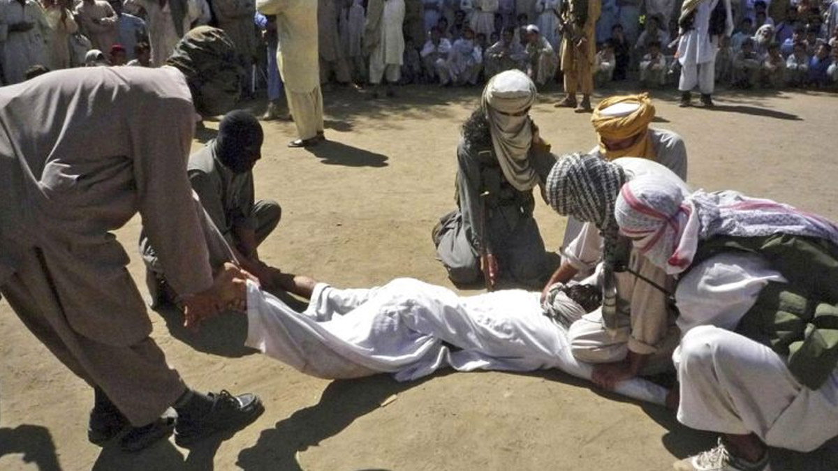 Afganistan’da 19 kişiye halka açık kırbaç cezası