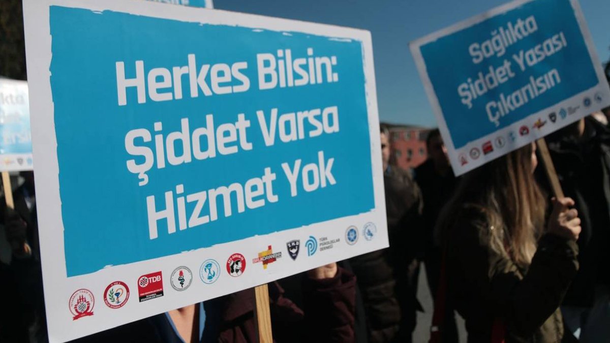 Sağlıkta şiddet bitmiyor: Hasta yakınları doktoru ve güvenliği darp etti
