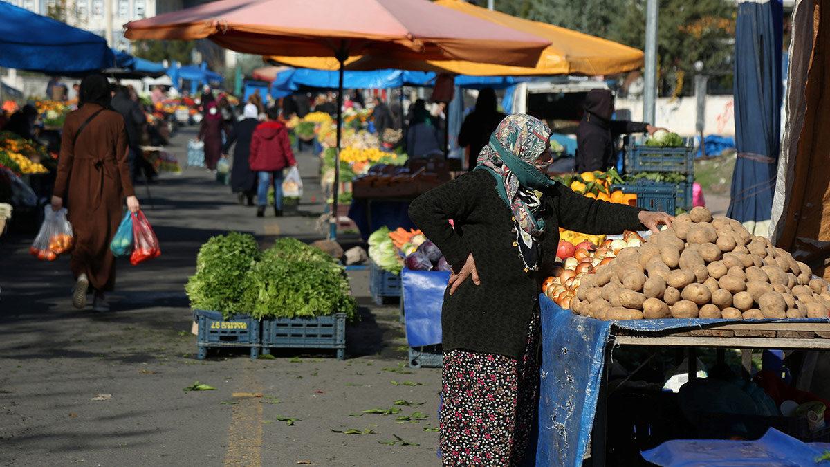 Çekilmez hayat... Yanlış ekonomi politikaları vatandaşın 3 öğününü, 2 öğüne düşürdü