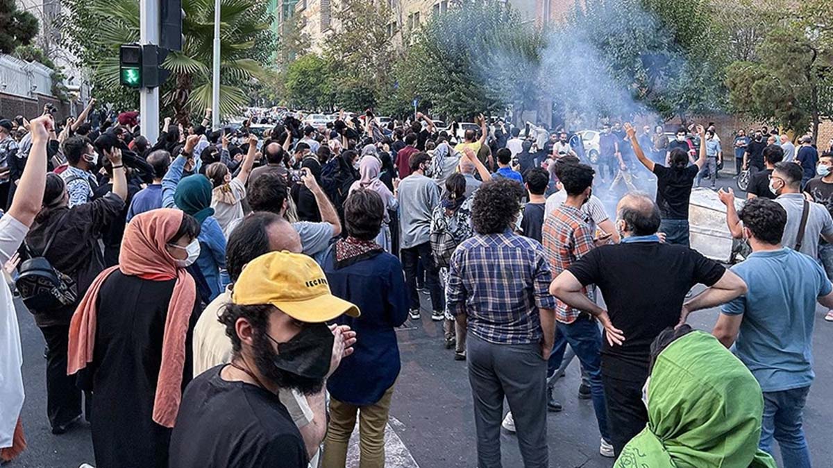 İran'da yabancı ülke vatandaşı 40 kişi gözaltına alındı