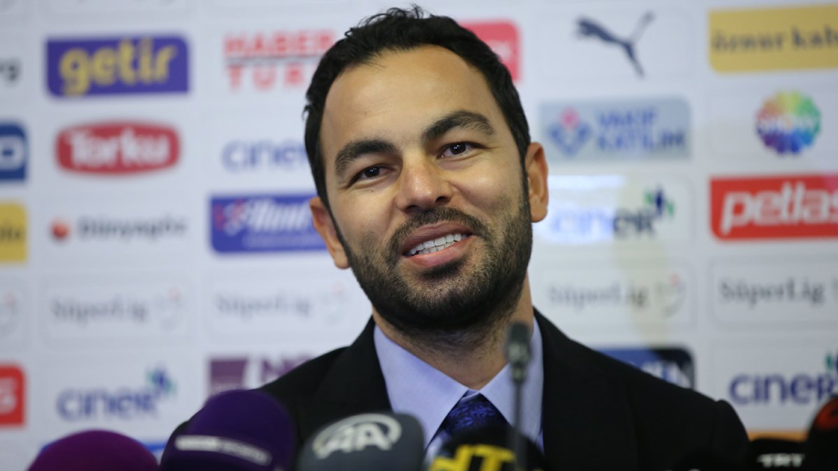 Selçuk İnan Kasımpaşa'ya imza attı teknik heyetindeki o isim Galatasaraylı taraftarların tepkisini topladı!