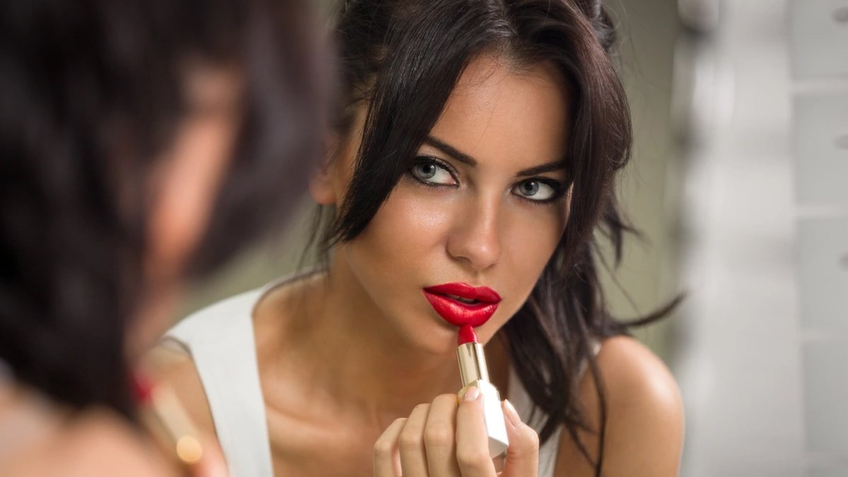 Kadınlara burçlarına göre en çok yakışan ruj rengi hangisidir?