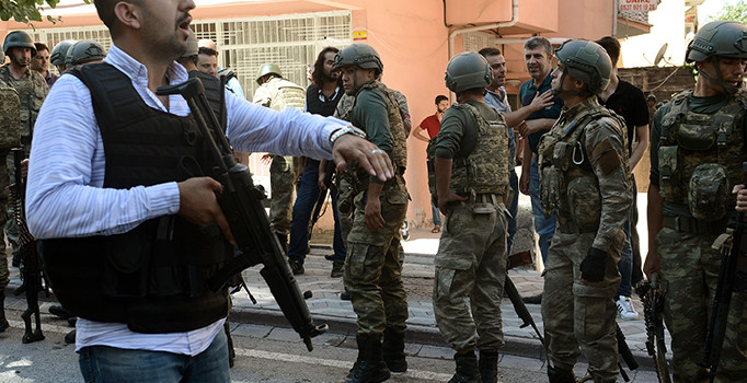 Tunceli'de darbe girişiminde bulunan 5 subay gözaltına alındı