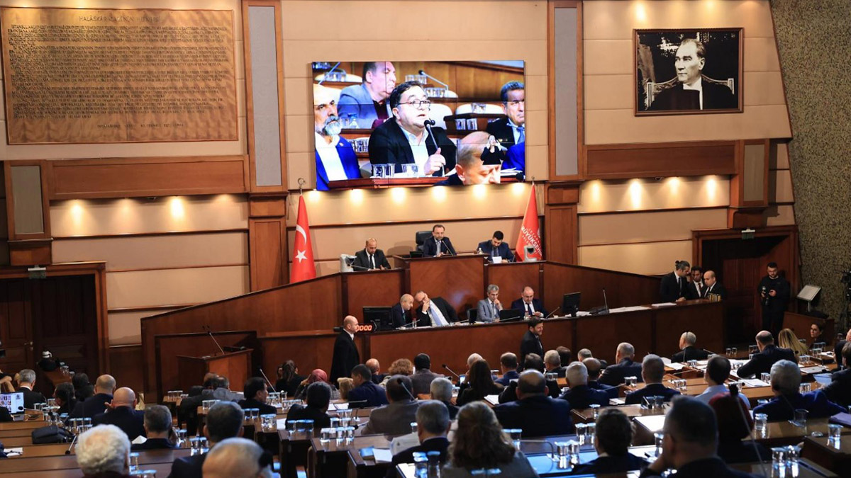 Riskli binalarda oturanlara yapılacak kira yardımı İBB Meclisi'nde polemik konusu oldu: İnsan hayatı bu kadar ucuz mu?