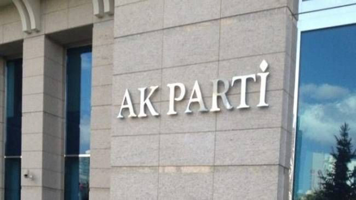 AK Parti İlçe Başkanı Hasan Yavuzyiğit istifa etti