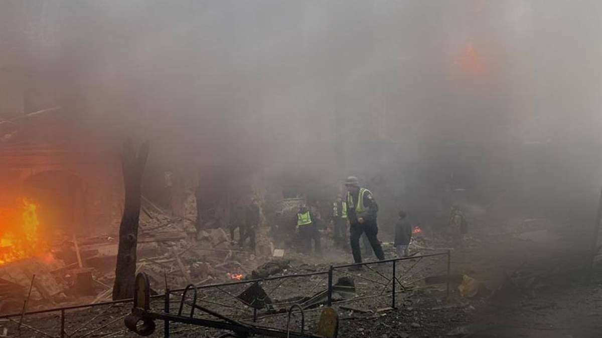 Rusya, Kiev'i füzelerle vurdu: 3 kişi hayatını kaybetti