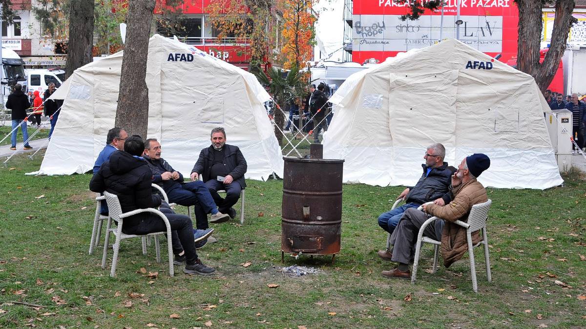 Düzce'de depremin ardından ilk gece hava nasıl olacak? İşte tahminler