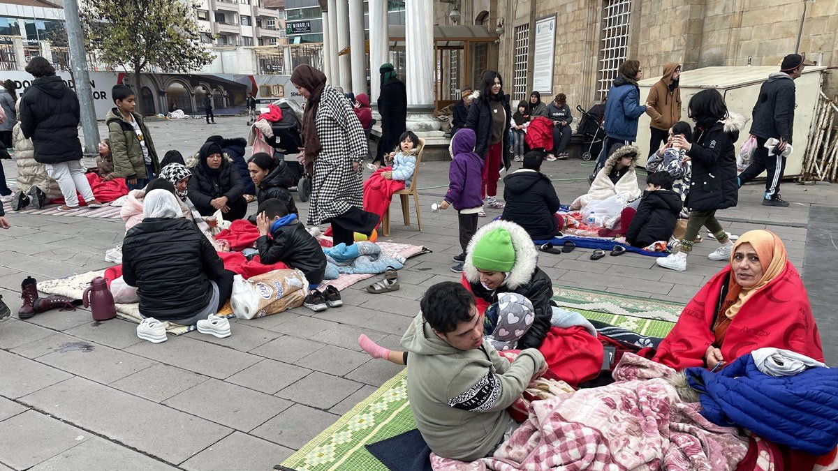 CHP'den deprem vergisi eleştirisi: 75 milyar nerede?