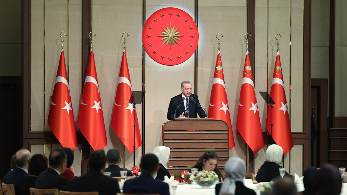 Erdoğan: Öğretmenimize eli kalkanın biz her şeyini darmadağın ederiz