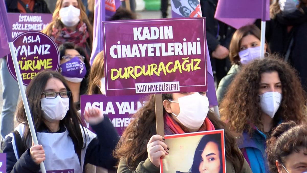 Şiddetle mücadele gününde kadınlara Taksim yasağı