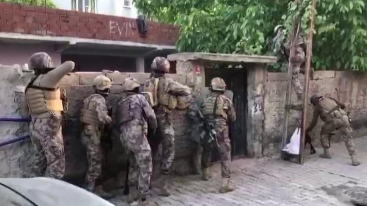 Batman’da terör operasyonu: PKK ve FETÖ üyesi şüphesiyle 11 kişi gözaltına alındı