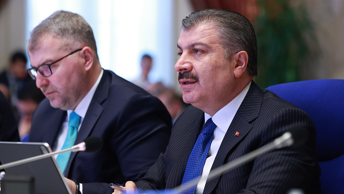 Bakan Koca'dan SMA açıklaması: İkinci bir ilaç kullanıma alınıyor