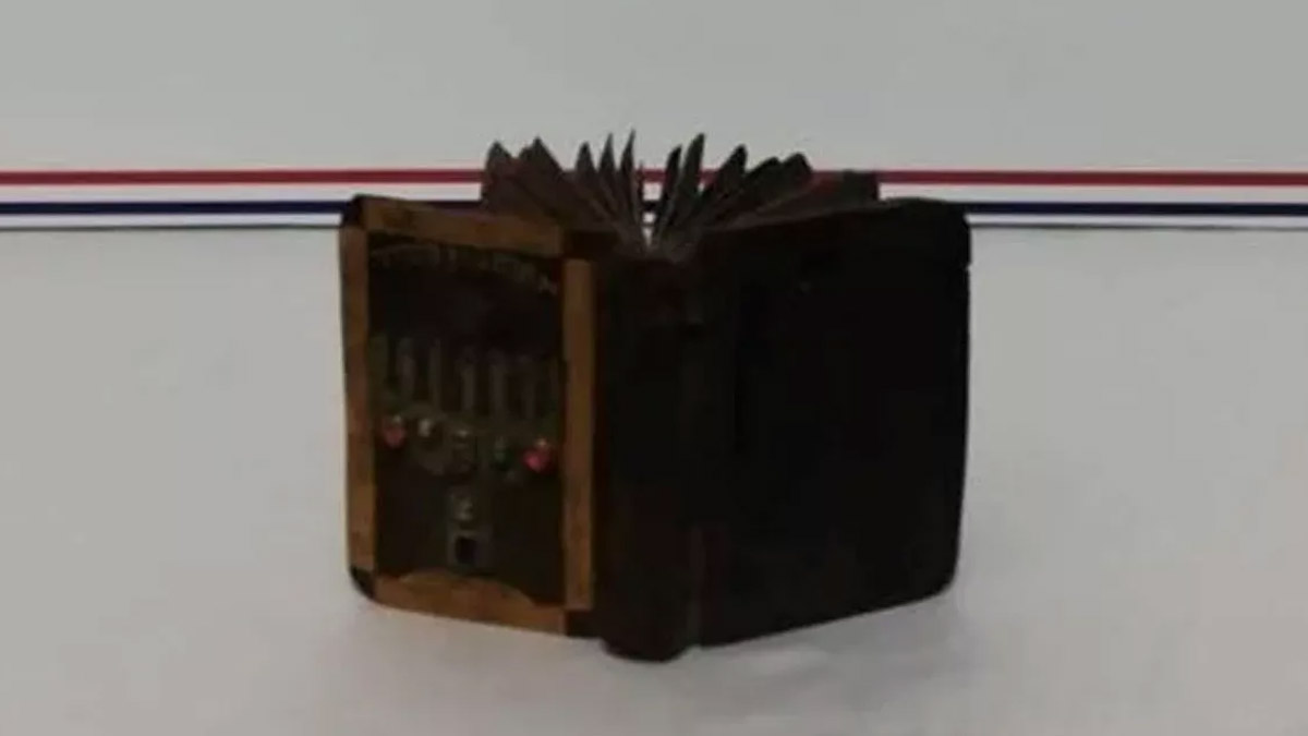 Kaçakçılık operasyonundan 600 yıllık Tevrat çıktı