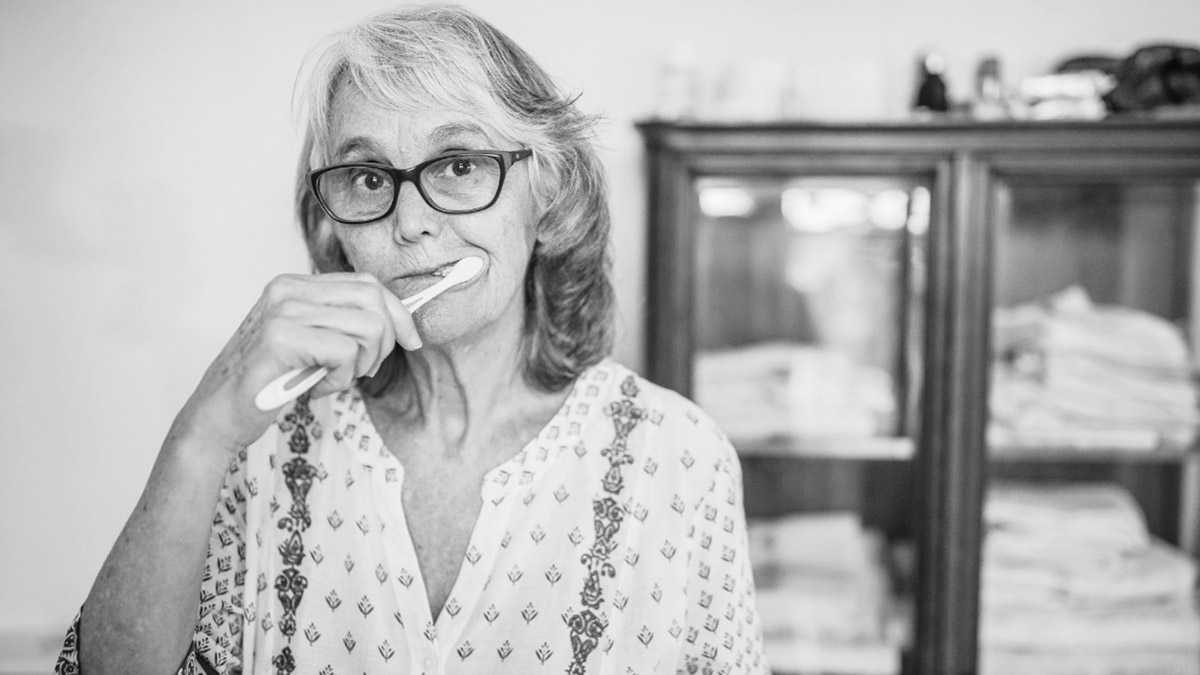 47 çalışmayı analiz ettiler: Diş fırçalamayanda Alzheimer riski yüzde 21 fazla