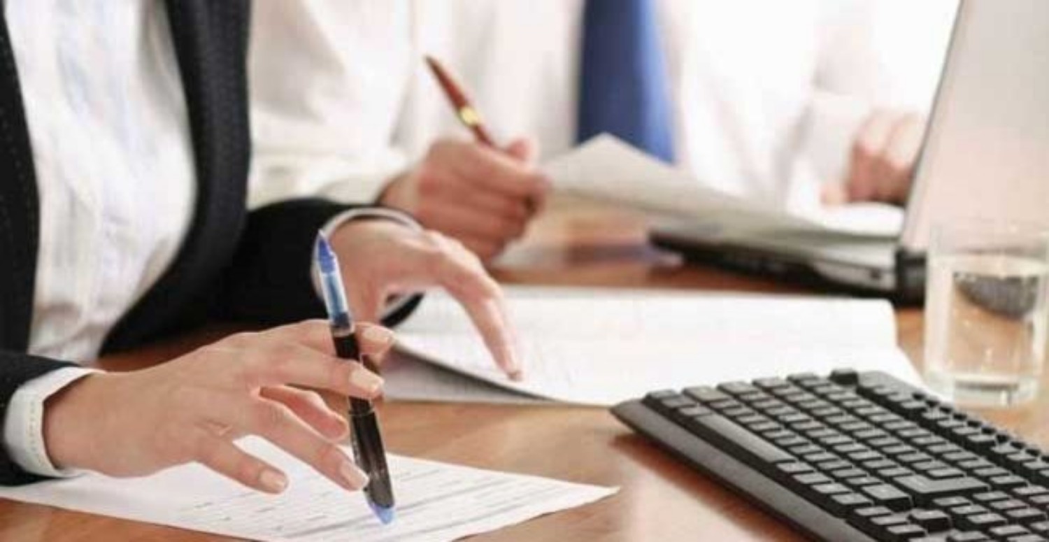 Ticaret Bakanlığı'ndan yılın son düzlüğünde büyük ilan! Mülakatsız tam 1000 büro personeli alınacak! Başvuru için son tarih 30 Kasım!