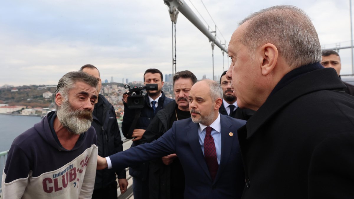 Erdoğan köprüde bir intihar girişimini önledi