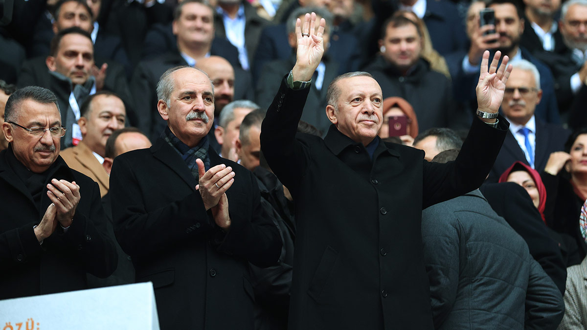 Cumhurbaşkanı Erdoğan'dan Altılı Masa'ya gönderme: Onlar yuvarlak masa etrafında döne dursun...