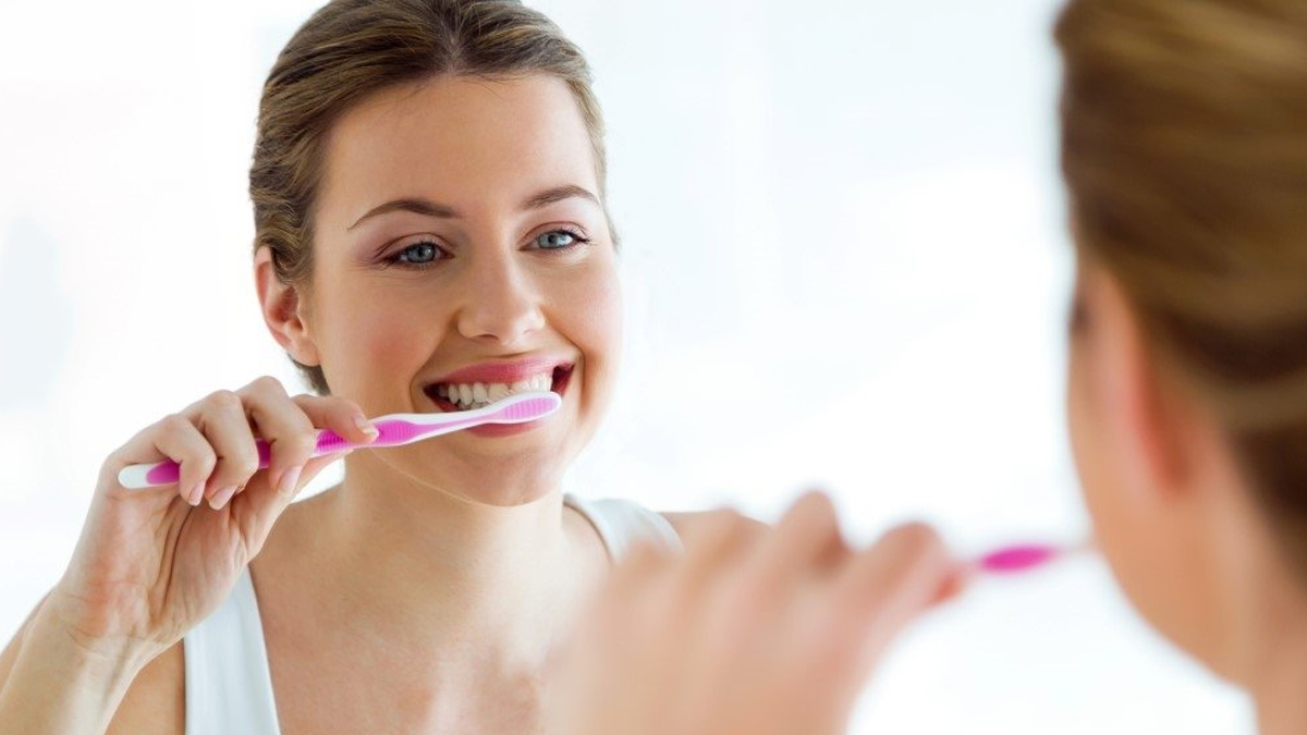 Dişlerinizi fırçalarken yaptığınız en sık hatalar