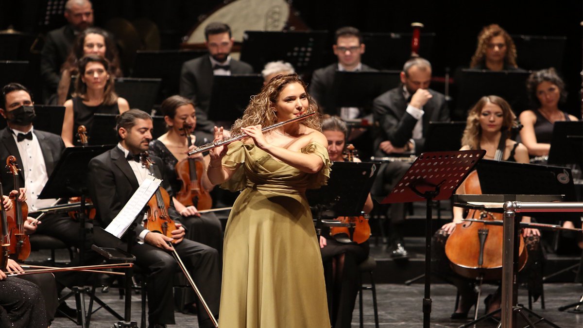 Senfoni Orkestrasından büyüleyeci konser