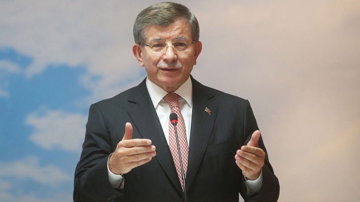 Ankara Üniversitesi'nden Davutoğlu söyleşisine engel: Dekanın 'uygun' dediği binada bir anda tadilat çıktı