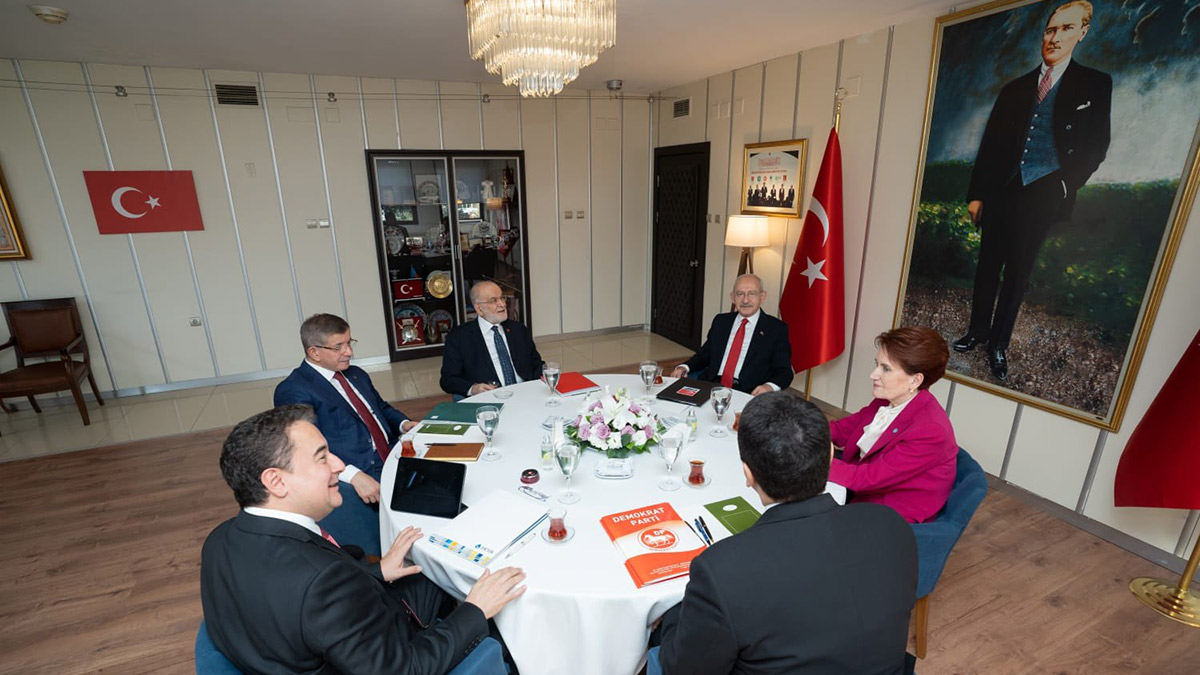 Liderlerden Uysal'a teşekkür