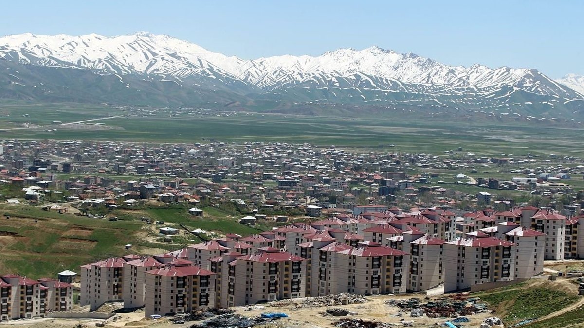 Yüksekovalılar il müjdesini bekliyor: Önünde hiçbir engel yok